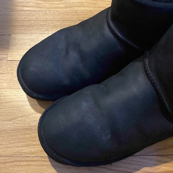 Ugg Classic Mini Deco Boot leather sz 11, EU 44.5  shearling great pre owned - Picture 5 of 9